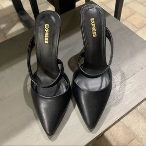 EXPRESS BLACK POINTED TOE HEELS